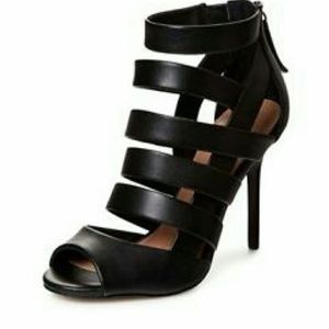 Maiden Lane Leather Fancy Strappy Sandal Black